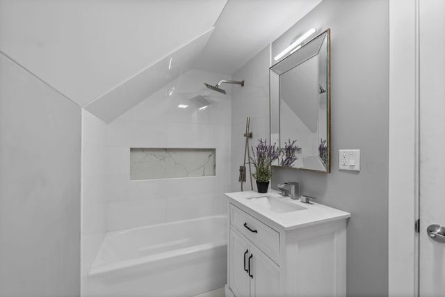 864 Ohio Street, Gary, IN 46402