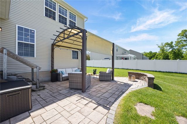 1768 Spartan Drive, Farmington, NY 14425