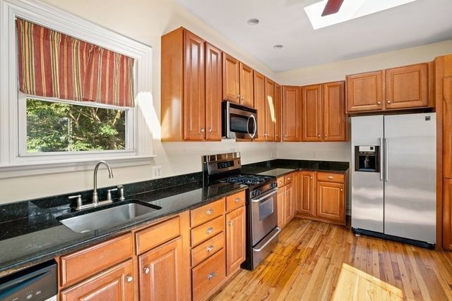 7 Albion Place 2, Boston, MA 02129