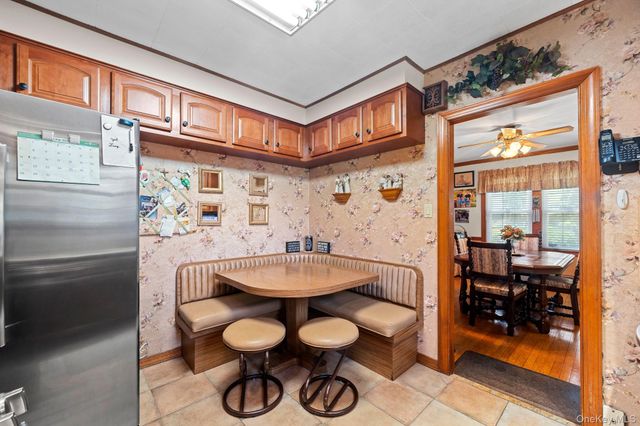 36 Lafayette Avenue, Lynbrook, NY 11563