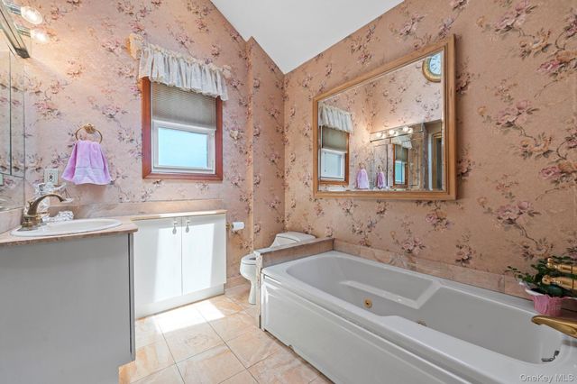 36 Lafayette Avenue, Lynbrook, NY 11563