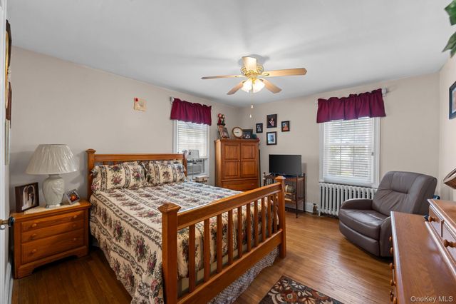 36 Lafayette Avenue, Lynbrook, NY 11563