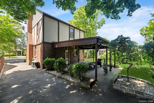 36 Lafayette Avenue, Lynbrook, NY 11563