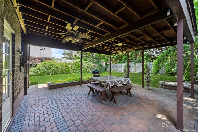 36 Lafayette Avenue, Lynbrook, NY 11563