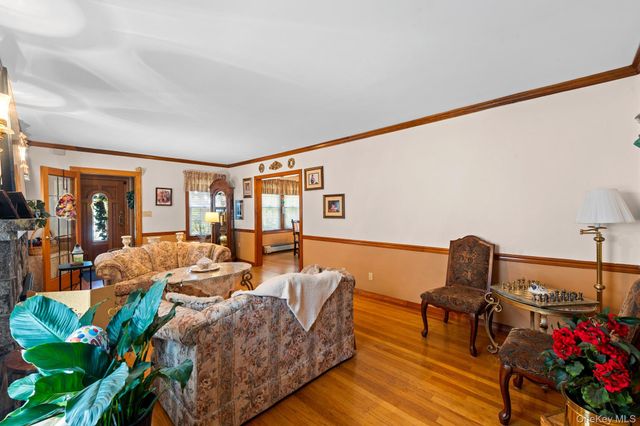 36 Lafayette Avenue, Lynbrook, NY 11563