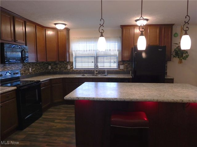 411 Pin Oak Circle, Elyria, OH 44035