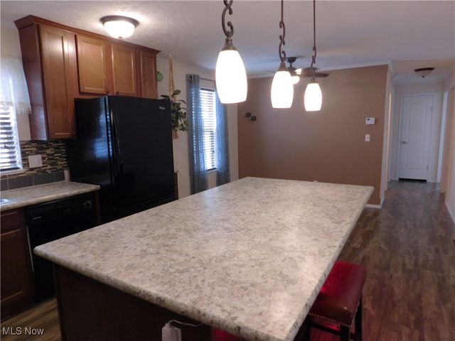 411 Pin Oak Circle, Elyria, OH 44035