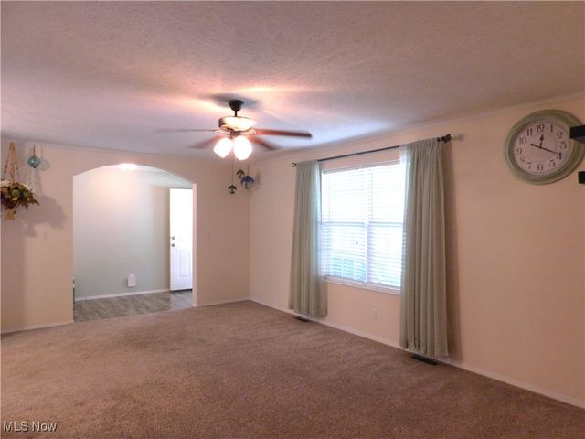 411 Pin Oak Circle, Elyria, OH 44035