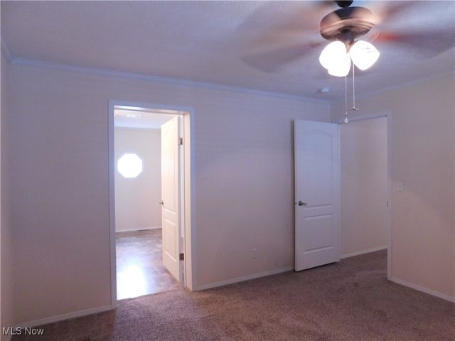 411 Pin Oak Circle, Elyria, OH 44035