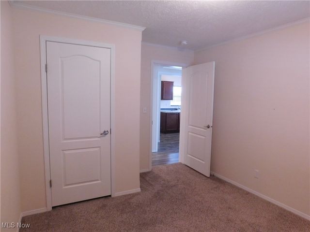 411 Pin Oak Circle, Elyria, OH 44035