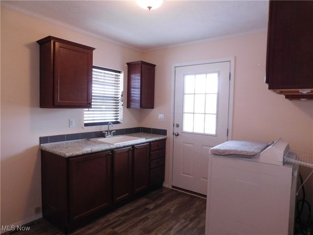 411 Pin Oak Circle, Elyria, OH 44035