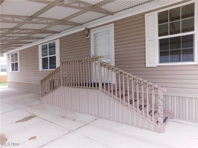 411 Pin Oak Circle, Elyria, OH 44035