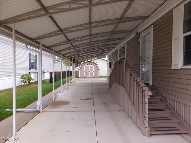 411 Pin Oak Circle, Elyria, OH 44035