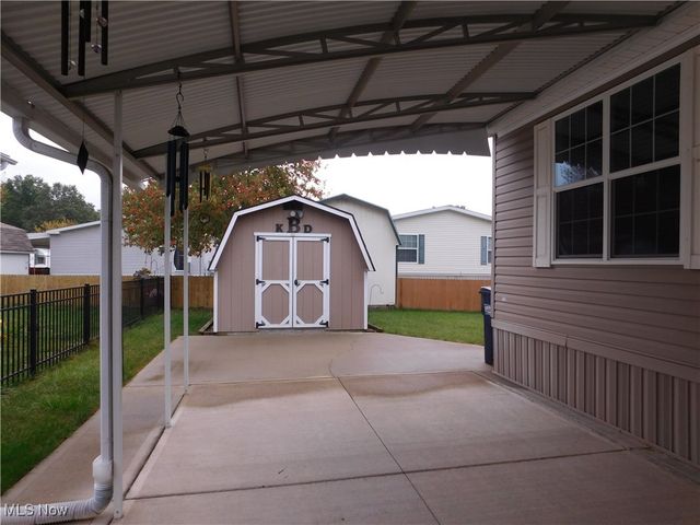 411 Pin Oak Circle, Elyria, OH 44035