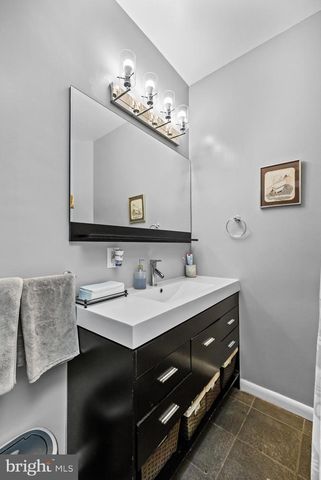 77 NEW YORK AVE NW, Washington, DC 20001