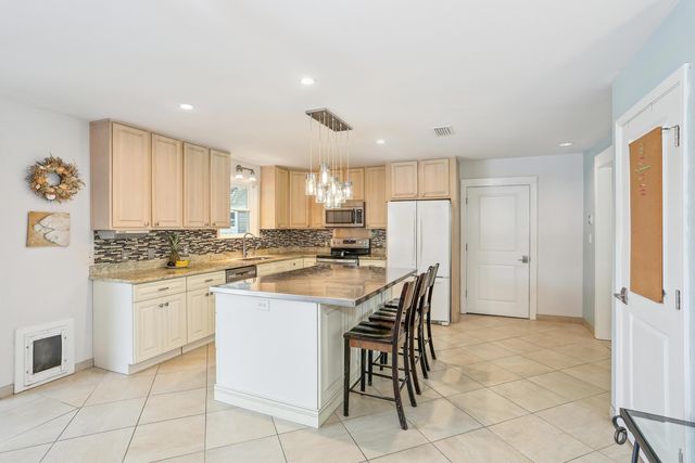 424 Dracena Way, Gulf Breeze, FL 32561