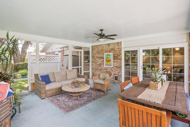 424 Dracena Way, Gulf Breeze, FL 32561