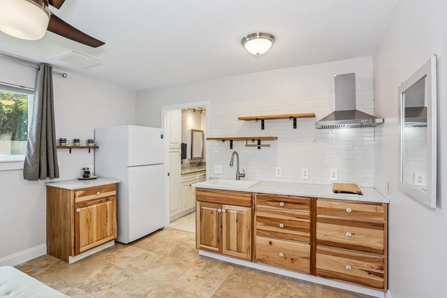 424 Dracena Way, Gulf Breeze, FL 32561