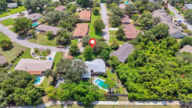 424 Dracena Way, Gulf Breeze, FL 32561