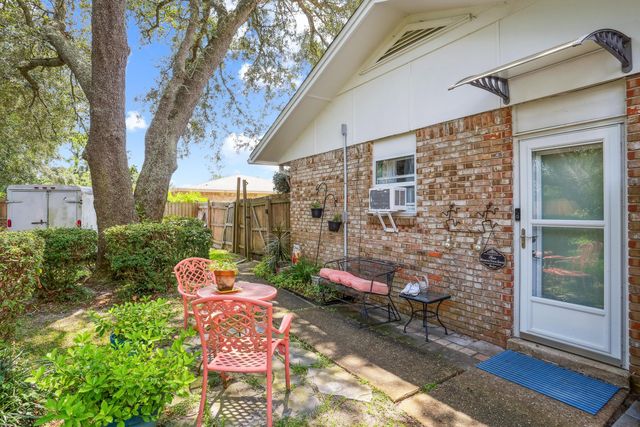 424 Dracena Way, Gulf Breeze, FL 32561