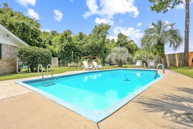 424 Dracena Way, Gulf Breeze, FL 32561