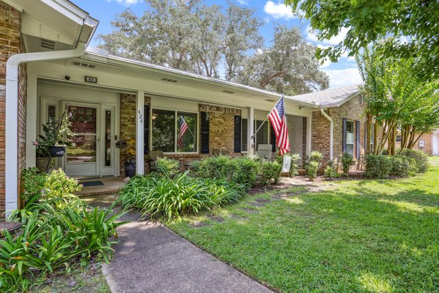 424 Dracena Way, Gulf Breeze, FL 32561