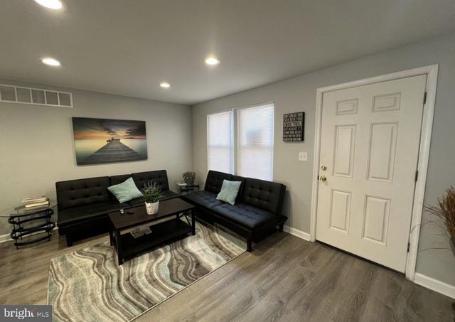 402 N CHAPEL ST, Baltimore, MD 21231