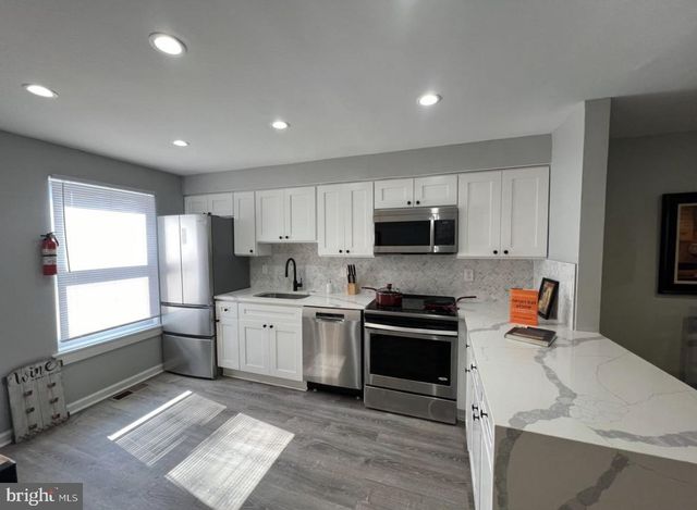 402 N CHAPEL ST, Baltimore, MD 21231