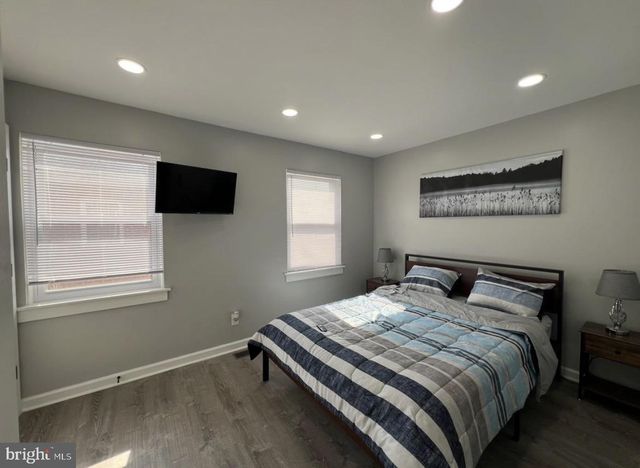 402 N CHAPEL ST, Baltimore, MD 21231