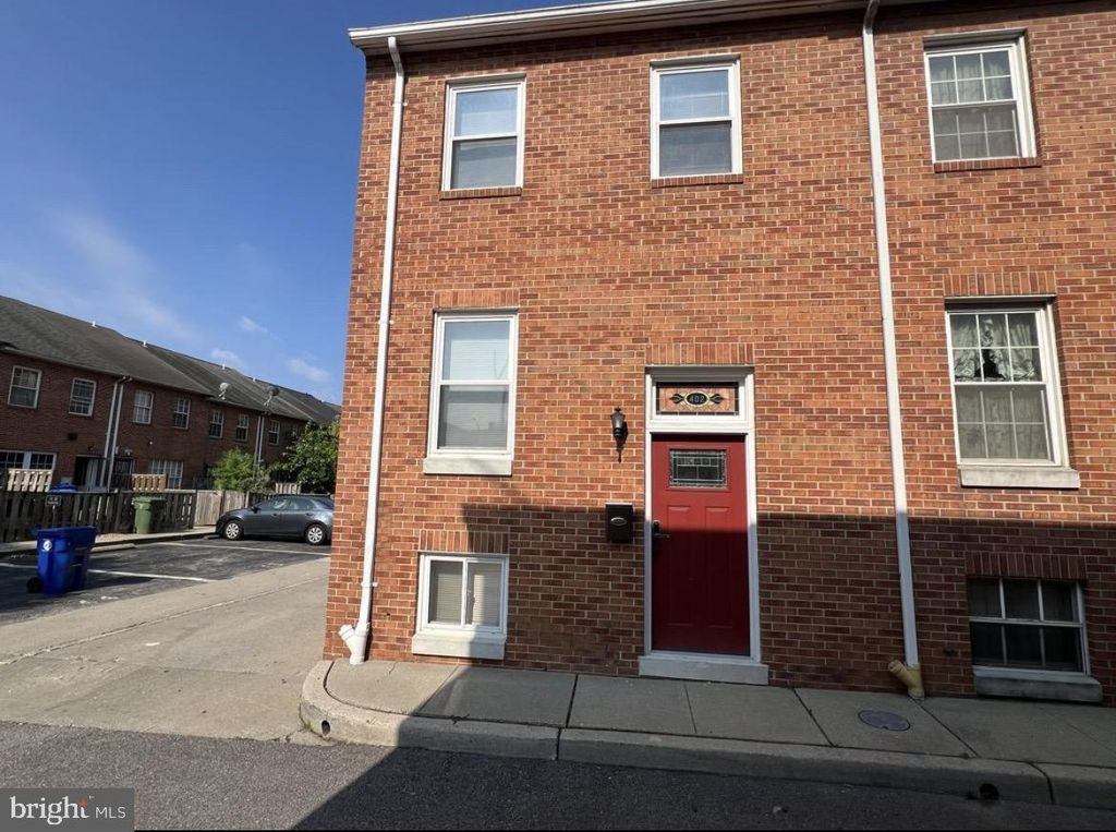 402 N CHAPEL ST, Baltimore, MD 21231
