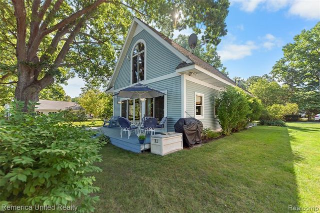 1491 Division Drive, Hartland, MI 48353