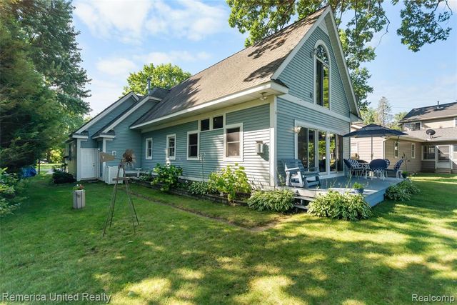 1491 Division Drive, Hartland, MI 48353