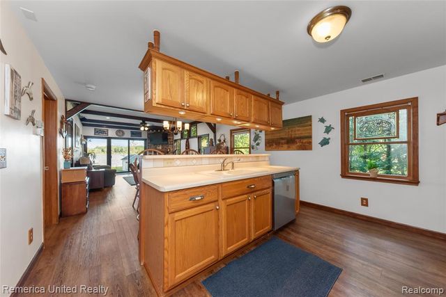 1491 Division Drive, Hartland, MI 48353