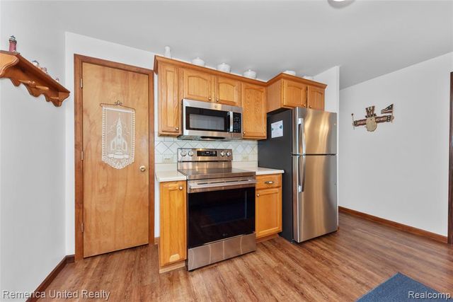 1491 Division Drive, Hartland, MI 48353