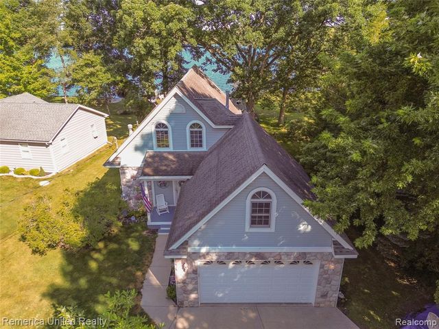 1491 Division Drive, Hartland, MI 48353