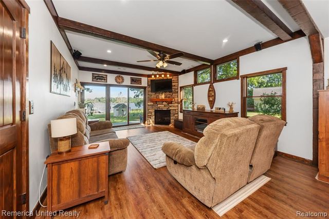 1491 Division Drive, Hartland, MI 48353