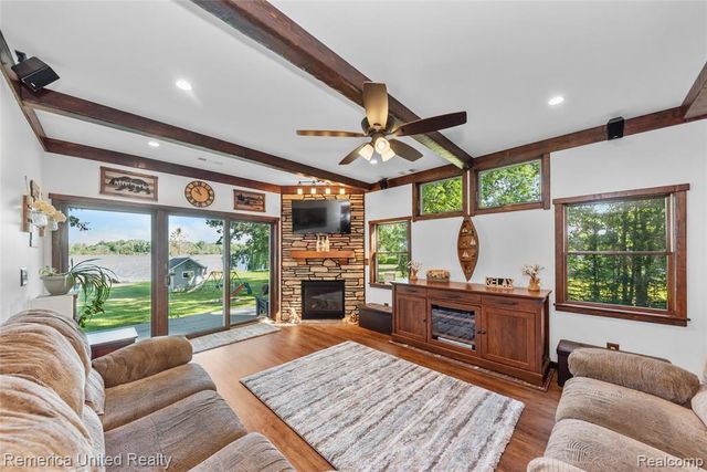 1491 Division Drive, Hartland, MI 48353