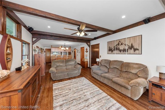 1491 Division Drive, Hartland, MI 48353