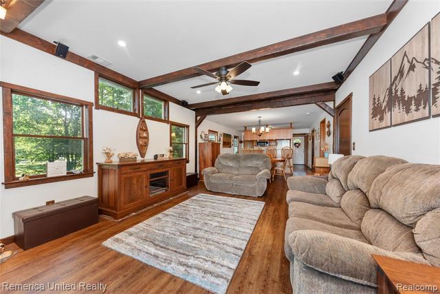 1491 Division Drive, Hartland, MI 48353