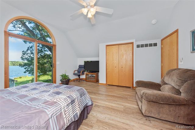 1491 Division Drive, Hartland, MI 48353