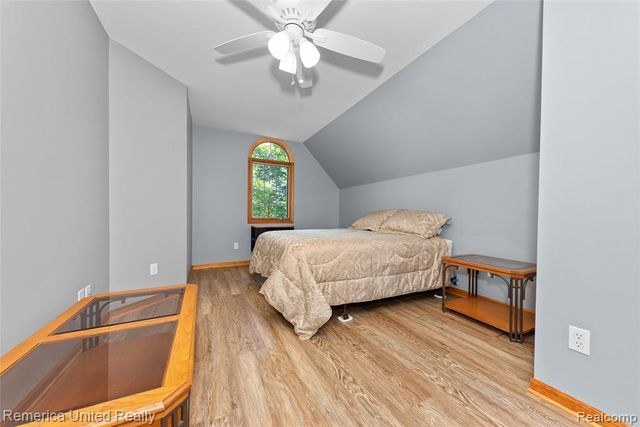1491 Division Drive, Hartland, MI 48353