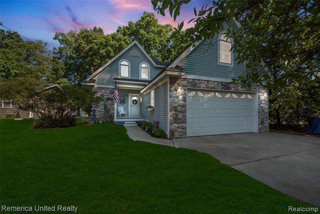 1491 Division Drive, Hartland, MI 48353