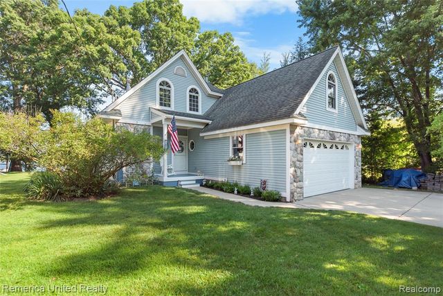 1491 Division Drive, Hartland, MI 48353