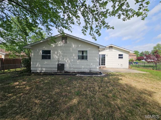 15626 94th Avenue, Florissant, MO 63034