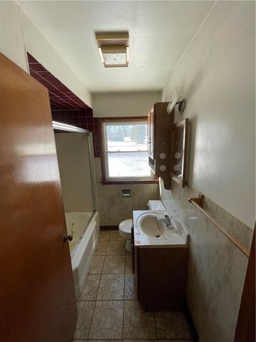 307 Mcclelland Rd, North Beaver Twp, PA 16102