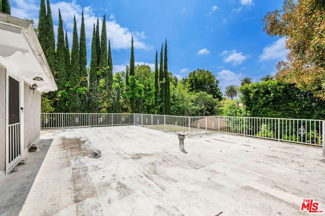 257 S Van Ness Avenue, Los Angeles, CA 90004