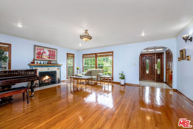 257 S Van Ness Avenue, Los Angeles, CA 90004