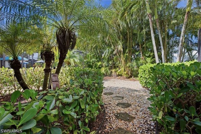 21750 Arenga LN, Estero, FL 33928