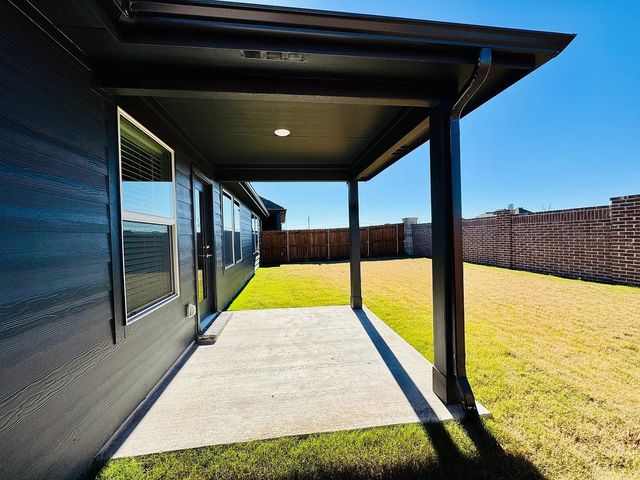 1093 Eagle Run Lane, Lavon, TX 75166