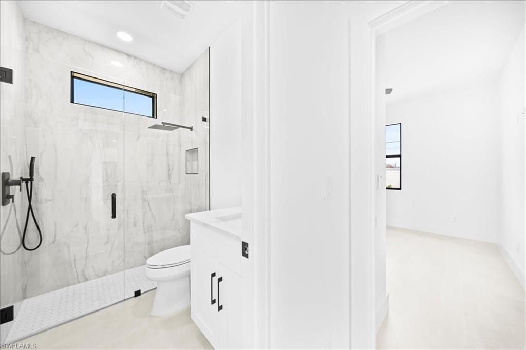 Image 20 of property listing at 1329 NE 18th TER, Cape Coral, FL 33909